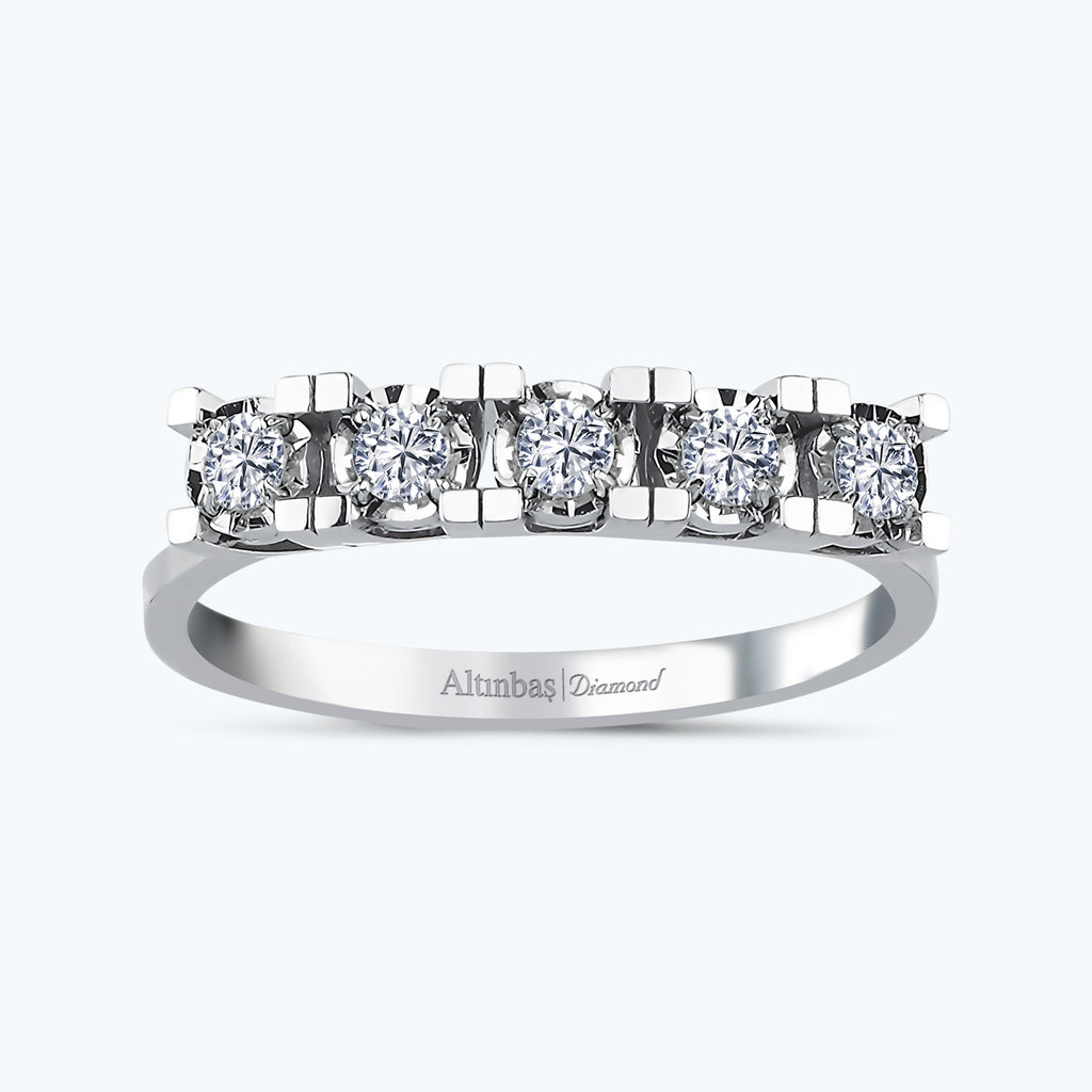 Fünf Steine Diamantring